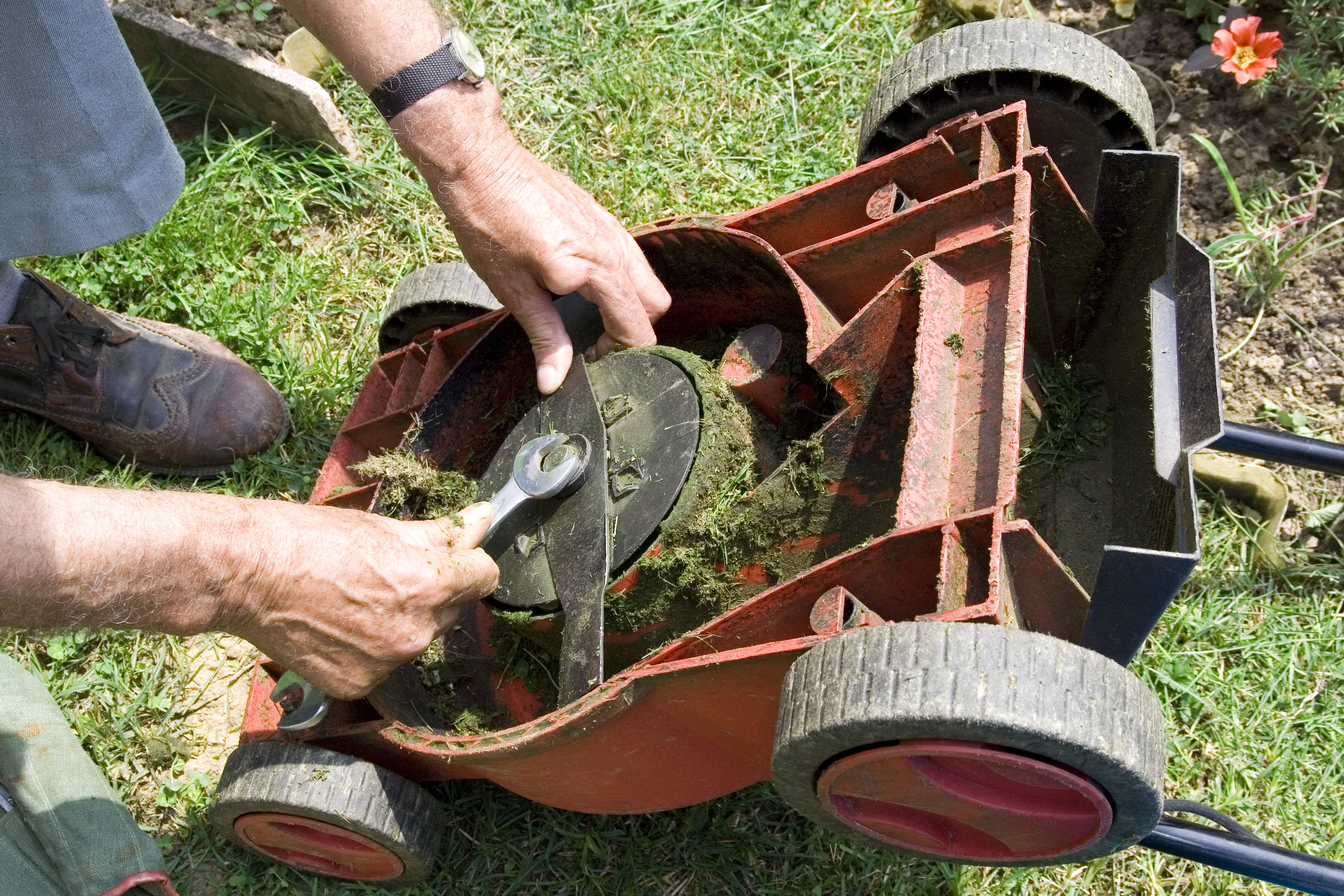 190cc Comment entretenir la lame d’une tondeuse